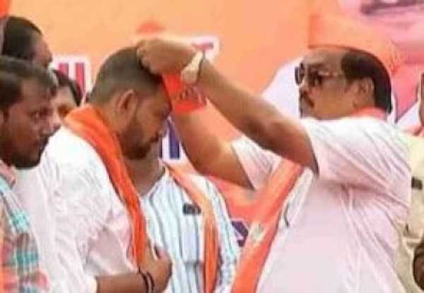 गुजरात : कांग्रेस के दिवंगत विधायक अनिल जोशीयारा के बेटे केवल भाजपा में शामिल गुजरात : कांग्रेस के दिवंगत विधायक अनिल जोशीयारा के बेटे केवल भाजपा में शामिल